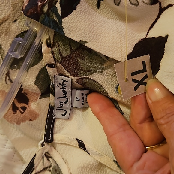 J for JUSTICE ... ROMPER WITH LONG BACK AND SIDES..1X...FLOWERED - Picture 8 of 16